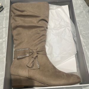 New beautiful ladies or young girl boots